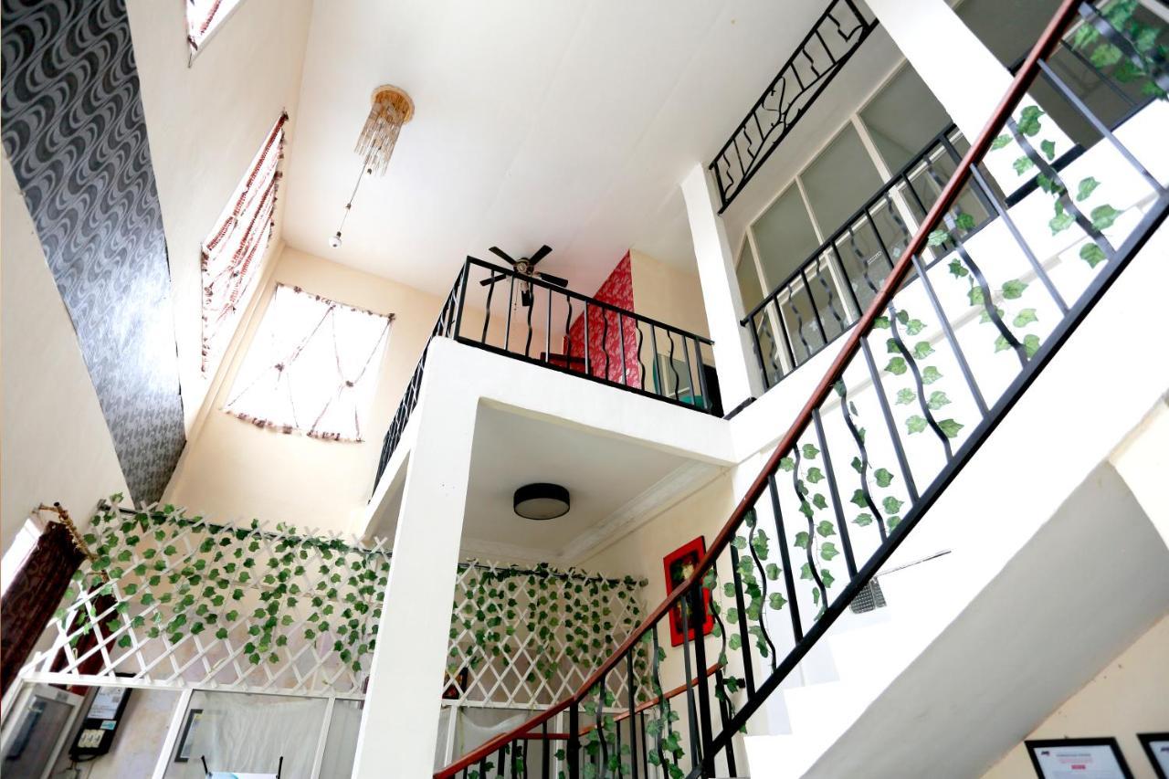 Olive Guest House Bumi Mas Raya バンジ ャ ルマシン エクステリア 写真